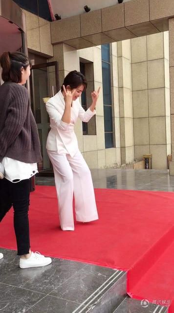 劉濤錄節(jié)目畫風突變搖滾模式展反差萌