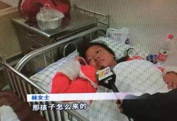 女孩暈倒后生下女嬰 女孩稱不知道懷孕