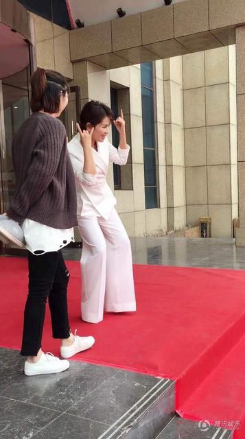 劉濤錄節(jié)目畫風突變搖滾模式展反差萌