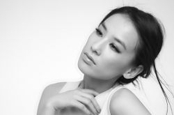 黃圣依楊子機場擁吻 小三為何如此猖獗