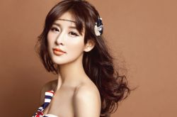 賈青不雅照全套流出 裸露豐滿(mǎn)乳房春光大泄