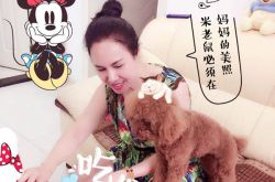 鄭爽媽媽近照曝光 皮膚白皙顏值高的嚇人