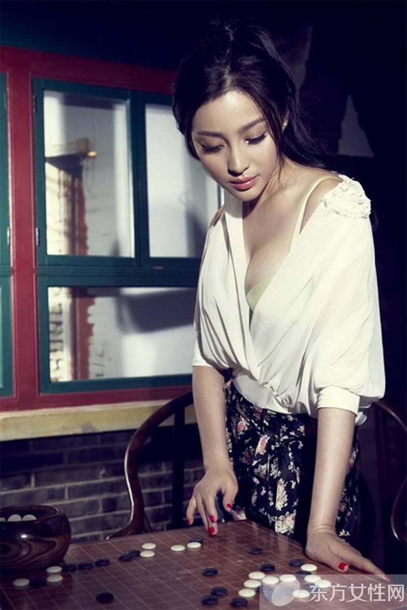 杜淳甘婷婷床戲遭揩油 甘婷婷個人資料曝光