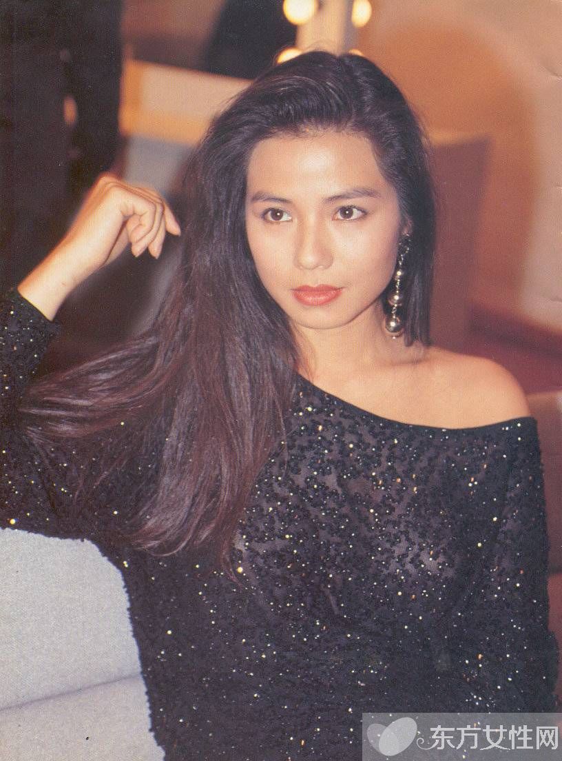 鐘楚紅個(gè)人資料曝光 為圓亡夫遺愿報(bào)讀慕道班