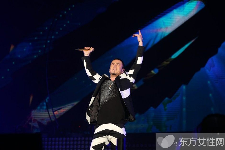 楊坤結(jié)婚了嗎 揭秘楊坤丁丁床照大實(shí)情