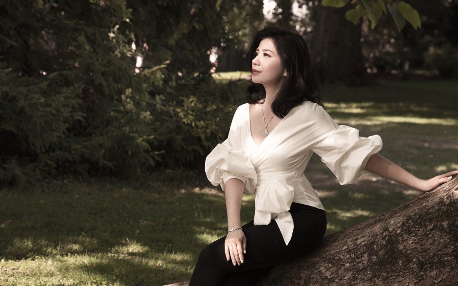 鐘楚紅個(gè)人資料曝光 為圓亡夫遺愿報(bào)讀慕道班