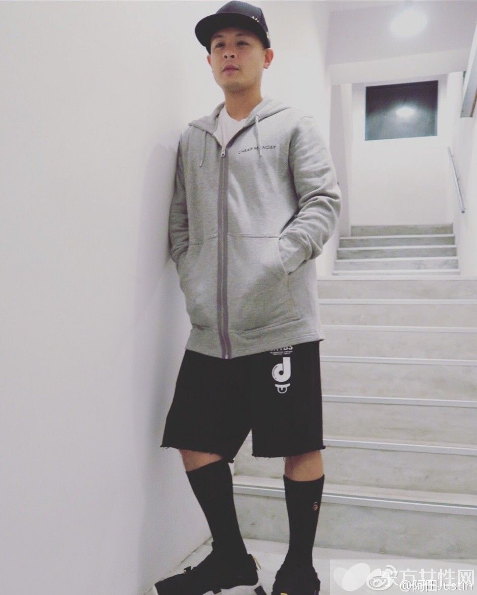 側(cè)田為什么退出樂壇 側(cè)田家庭背景曝光