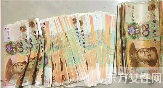 快遞員收離奇包裹 開(kāi)箱驗(yàn)視全是假幣