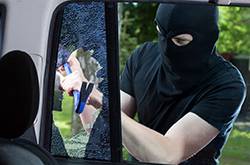 竊賊 看她家窮 我留下了兩三千