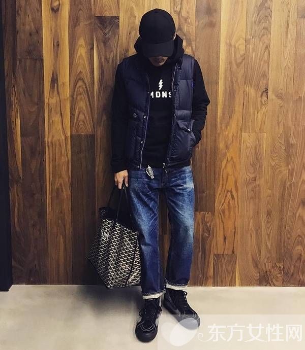 余文樂(lè)公開(kāi)戀情卻不被祝福 余文樂(lè)女友資料曝光