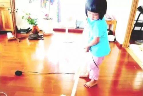 她逼4歲女兒每天做菜 背后故事卻感動了所有人