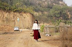 80后美女舍棄城里豪宅 回山村種地生活