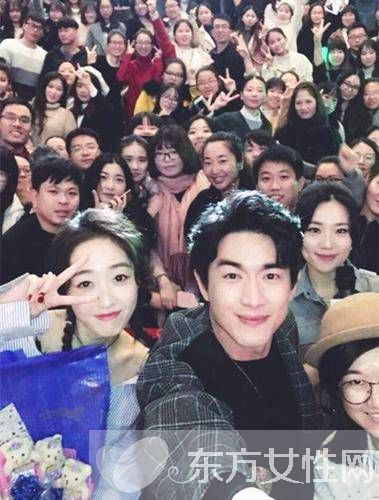 蔣夢婕林更新疑戀情曝光 書法調(diào)情終日纏綿