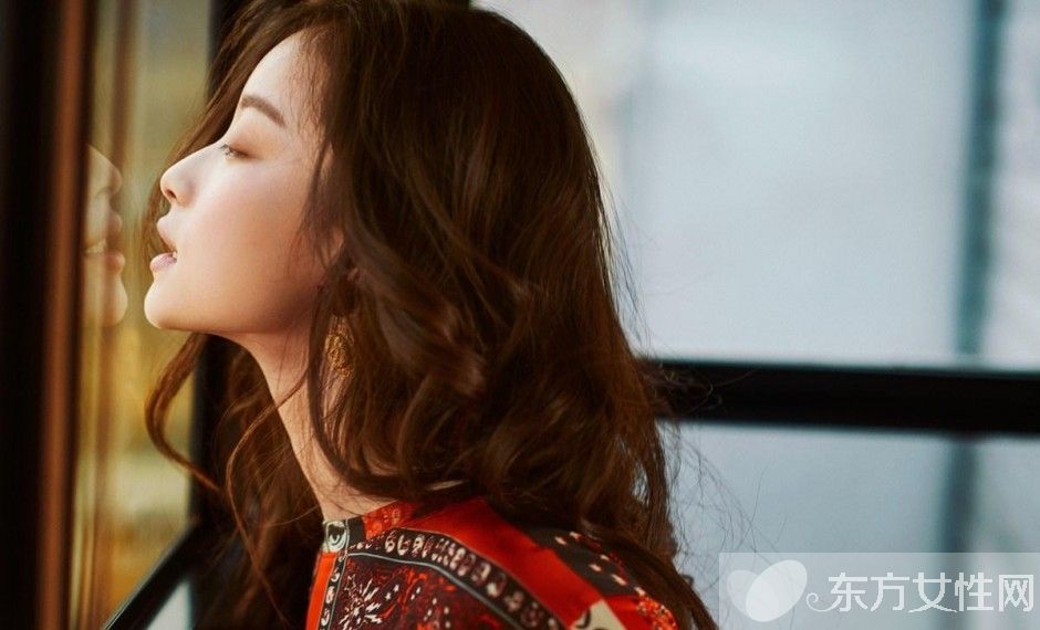 倪妮不雅照片流出 揉胸舔唇摸下體令人震驚