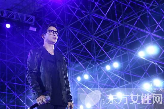 薛之謙奶奶怎么去世的 談?dòng)H人現(xiàn)場(chǎng)聲淚俱下