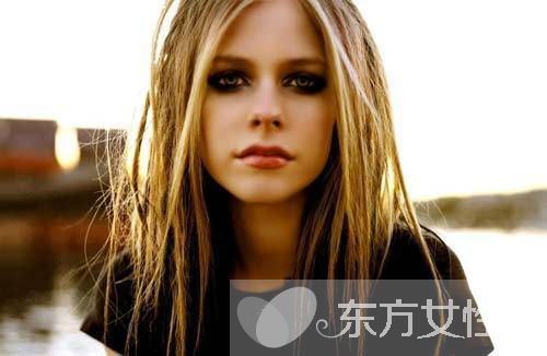 艾薇兒復(fù)出消息曝光 臥床2年終戰(zhàn)勝病魔