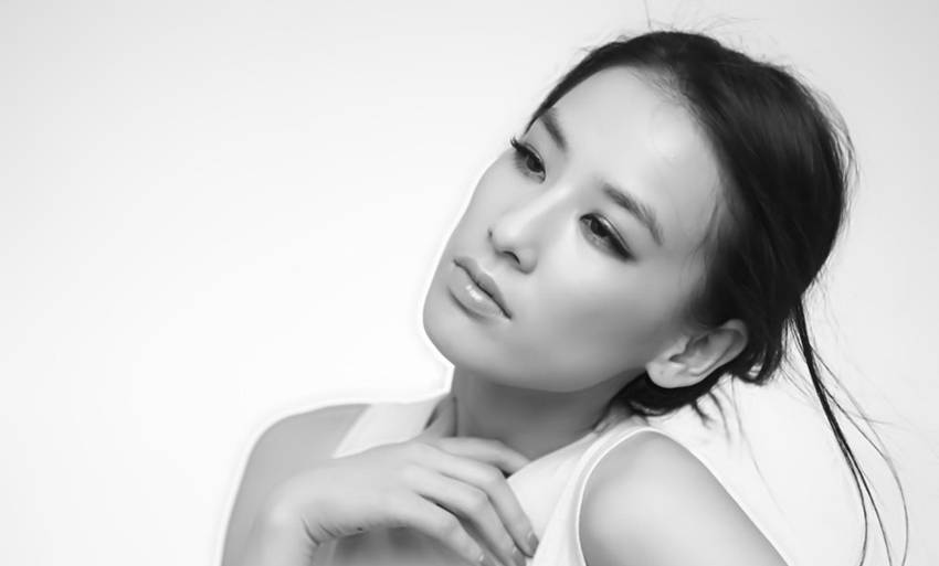 黃圣依楊子機(jī)場(chǎng)擁吻 小三為何如此猖獗