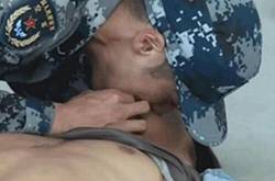 蔣勁夫激吻黃子韜 并贊韜韜嘴唇很柔軟