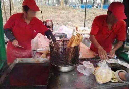 大叔賣早點(diǎn)月入2萬 買房又買車秒殺白領(lǐng)