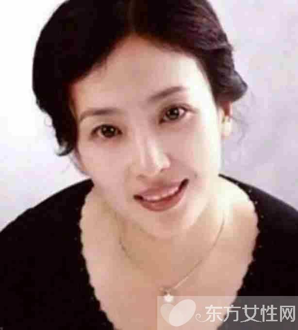 劉亦菲媽媽年輕照片 劉亦菲個(gè)人資料