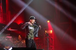 側(cè)田為什么退出樂(lè)壇 側(cè)田家庭背景曝光