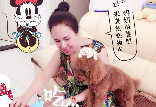 鄭爽媽媽近照曝光 皮膚白皙顏值高的嚇人