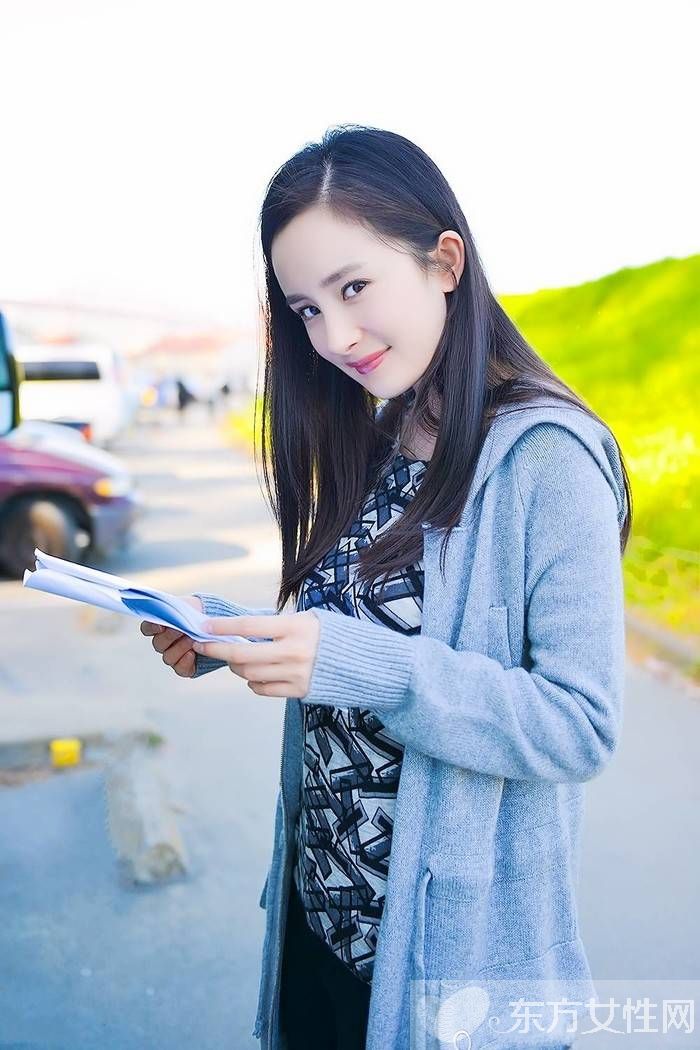 楊冪發(fā)際線被吐槽 遭到網(wǎng)友吐槽這是要禿頭的節(jié)奏