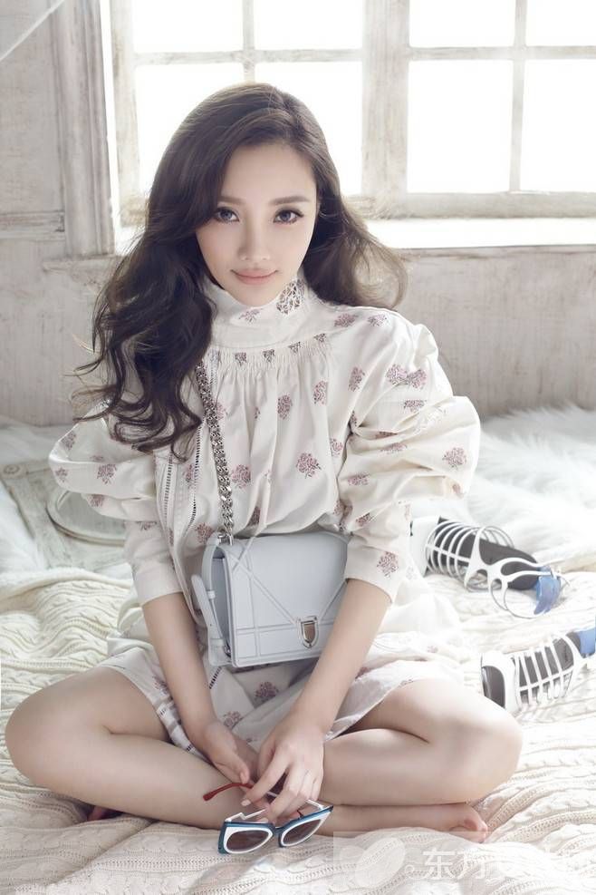 李小璐家庭背景曝光 李小璐母親原來是這樣雄厚的背景