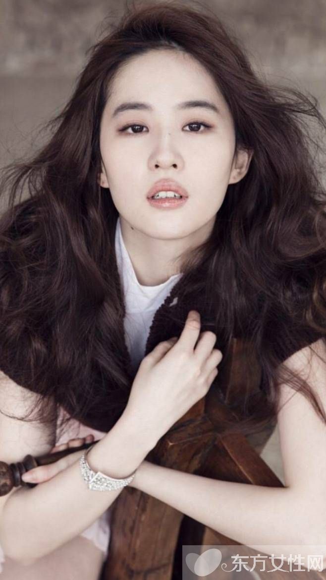 揭劉亦菲干爹陪睡真相 15歲被遭性侵至墮胎