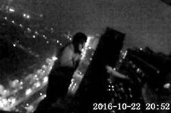 女孩創(chuàng)業(yè)失敗欲跳樓 民警大喊 握住我溫暖的大手