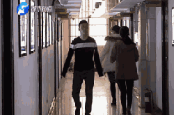 河南無臂小伙買房遇難題 由于失去雙臂無法按手印