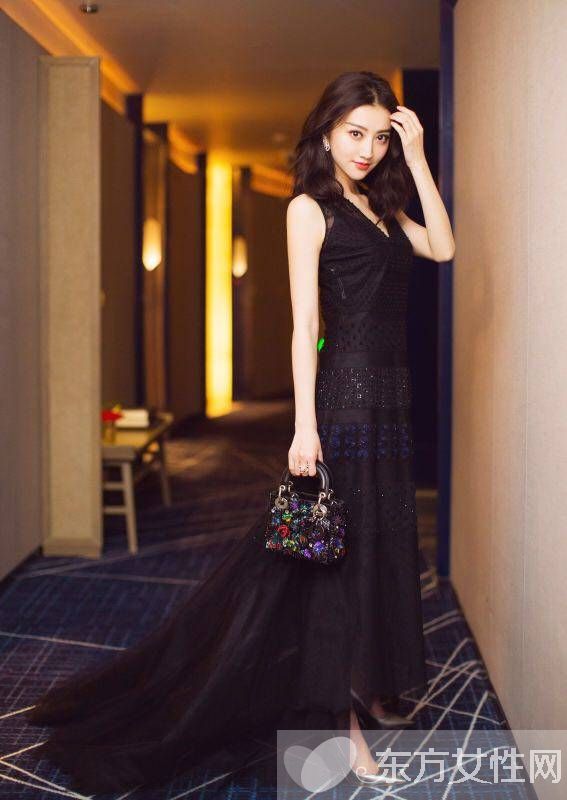 景甜和王建林什么關(guān)系 景甜被包養(yǎng)是真的嗎