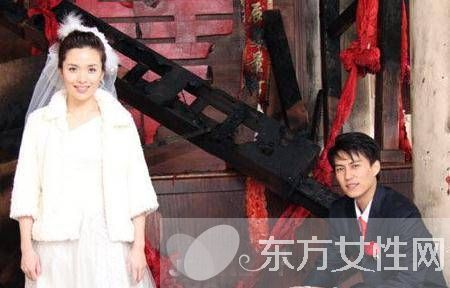 演員靳東家庭背景 靳東李佳結(jié)婚照
