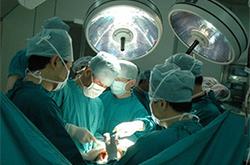 花千元旅館內(nèi)做變性手術(shù)  主刀者 竟是花錢請來的網(wǎng)友