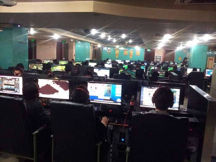 女子新婚之際準(zhǔn)新郎失蹤 警察竟在網(wǎng)吧找到