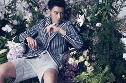 黃子韜機(jī)場昏倒臉色慘白 黃子韜星路歷程曝光