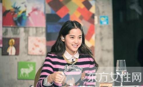 歐陽娜娜曝出蕾絲情 女女親吻的閨蜜是誰