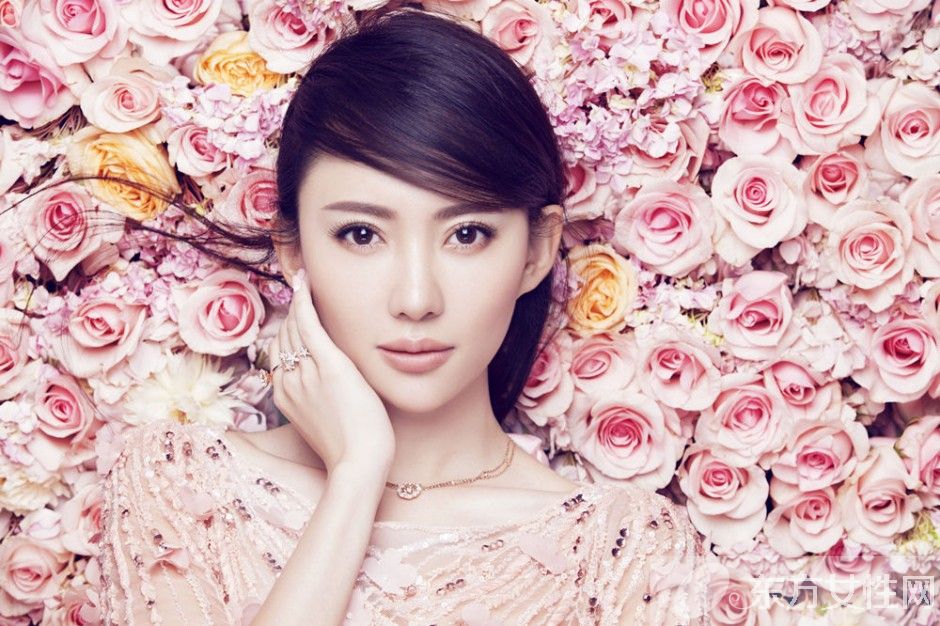 劉萌萌潛規(guī)則照片外泄 被曝諾瀾賣肉清純不再