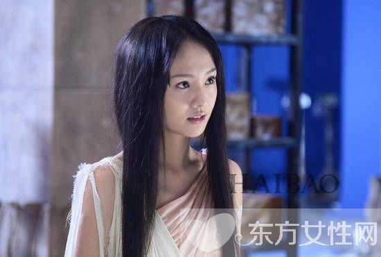 鄭爽整容前后對(duì)比照 網(wǎng)友直呼鄭爽太傻為張翰整容