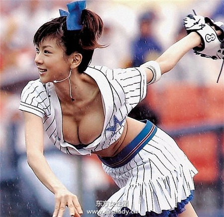 童顏巨乳女星星野亞希 接AV邀約欲復出