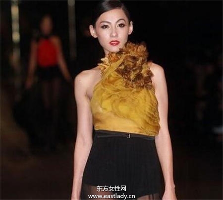 女星陪睡價曝光 萬萬想不到 她初夜值天價。。。