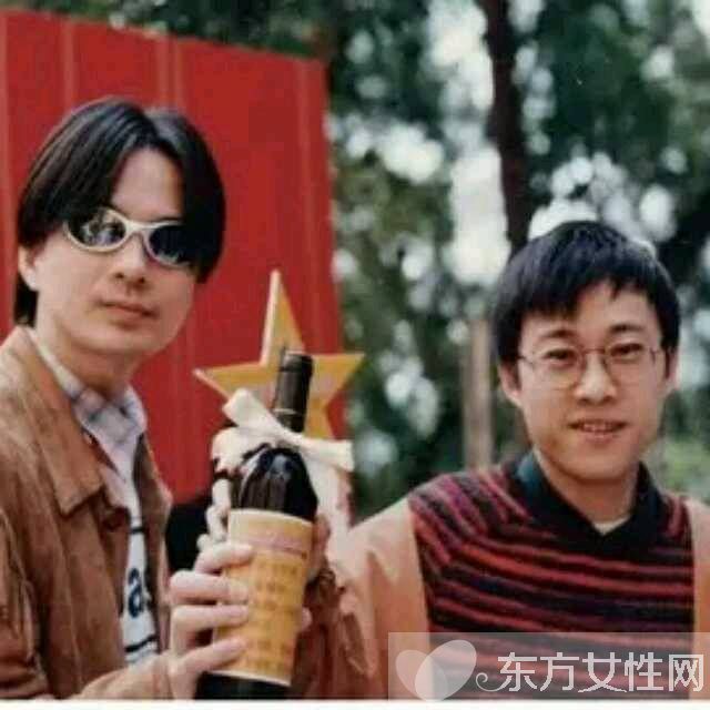 林夕黃耀明是合作無間的搭檔 林夕 寫了那么多的詞卻贏不了他