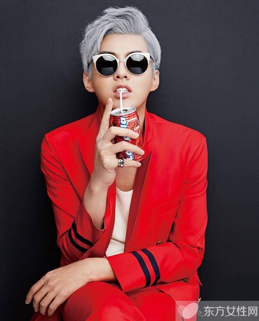 吳亦凡偷瞄寧澤濤被發(fā)現(xiàn) 兩帥哥不經(jīng)意造就神話