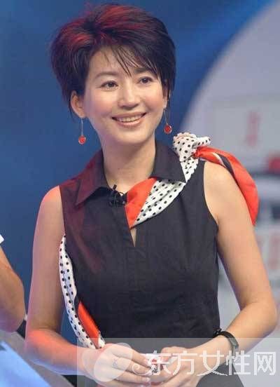 央視主持人王小丫情史大曝光 王小丫的現(xiàn)任老公是誰(shuí)