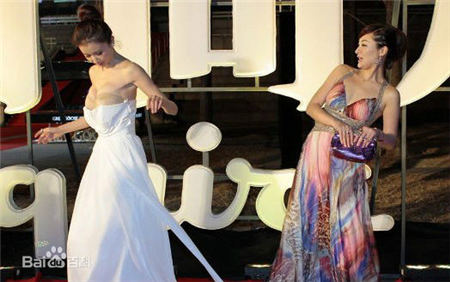 超模孫菲菲踩裙門是怎么回事 孫菲菲個(gè)人資料微博