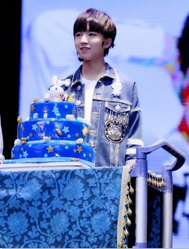 16歲王俊凱曬帥氣生日照 	比王俊凱更帥的男人找不到