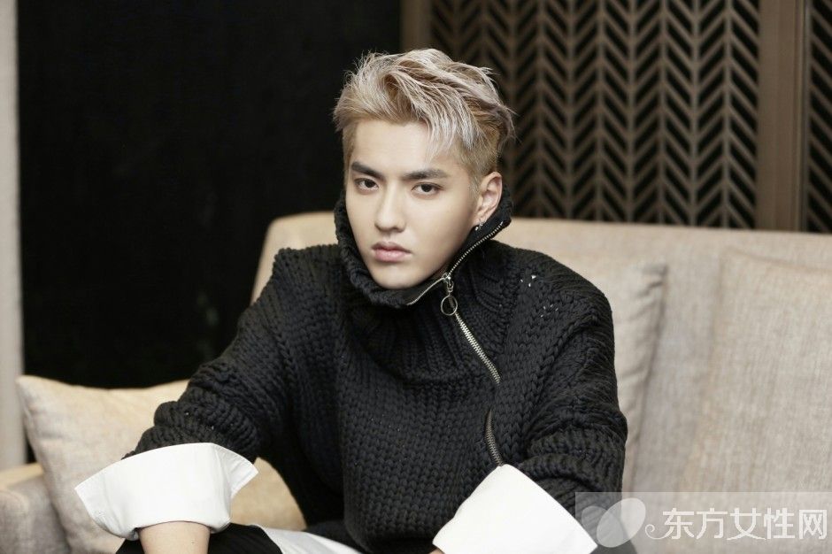 吳亦凡偷瞄寧澤濤被發(fā)現(xiàn) 兩帥哥不經(jīng)意造就神話