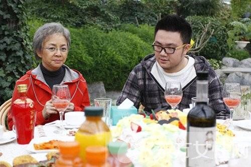 宋丹丹兒子巴圖個人資料 巴圖口才不亞宋丹丹