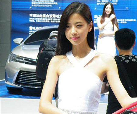 上海車展驚現(xiàn)透視裝車模 下體真空引狂拍