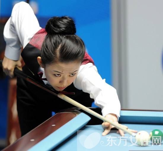 九球天后潘曉婷個(gè)人資料 潘曉婷低胸裝險(xiǎn)些走光